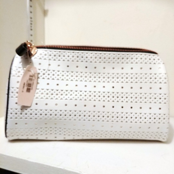 ❤️SALE❤️NWT Leather Crossbody W/ Bonus VS Bag - Picture 6 of 8